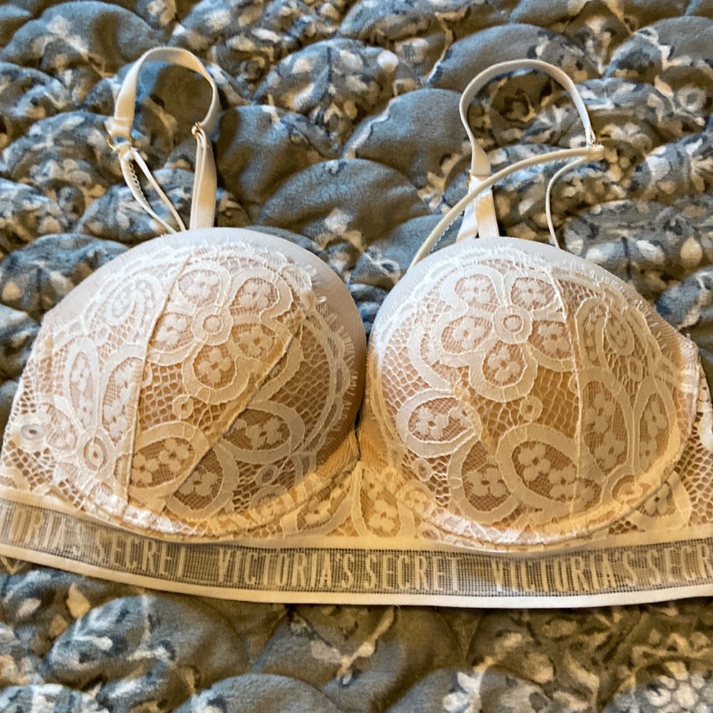 Victoria’s Secret Very Sexy push up. 32DD New w/o tags